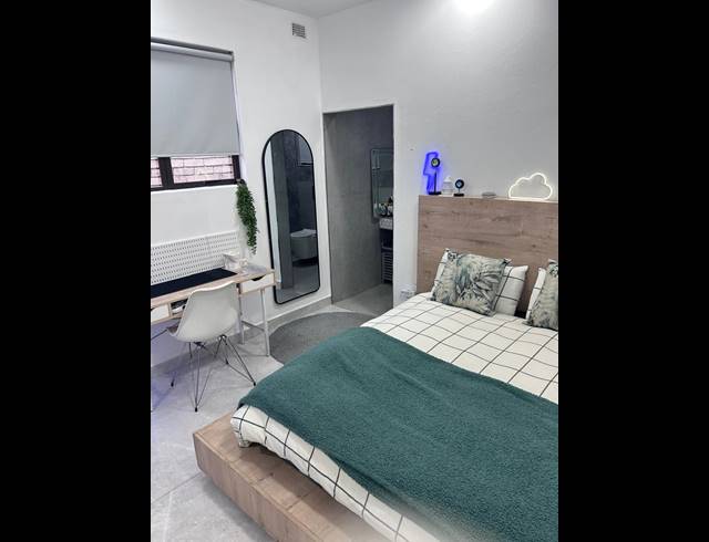 9 BEDROOM HOUSE FOR SALE IN BLUFF